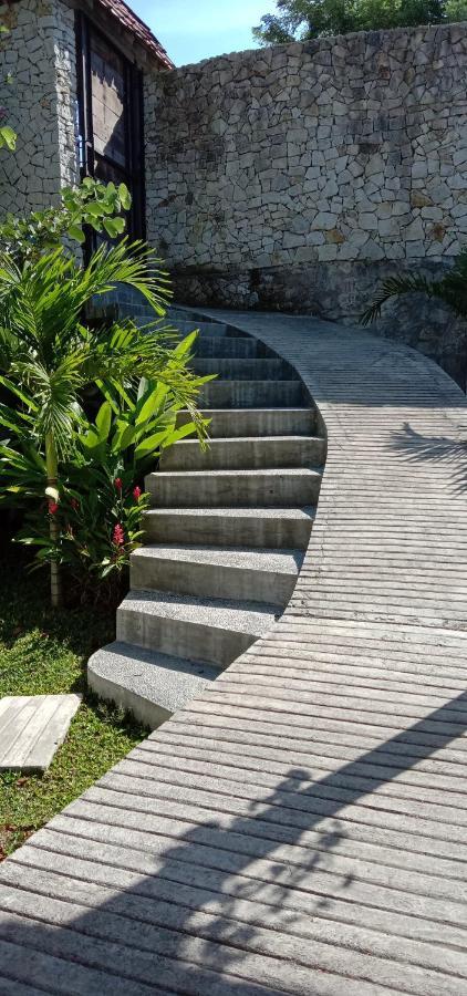 Sunmoonstarvillas Yogyakarta Jarakan Zewnętrze zdjęcie